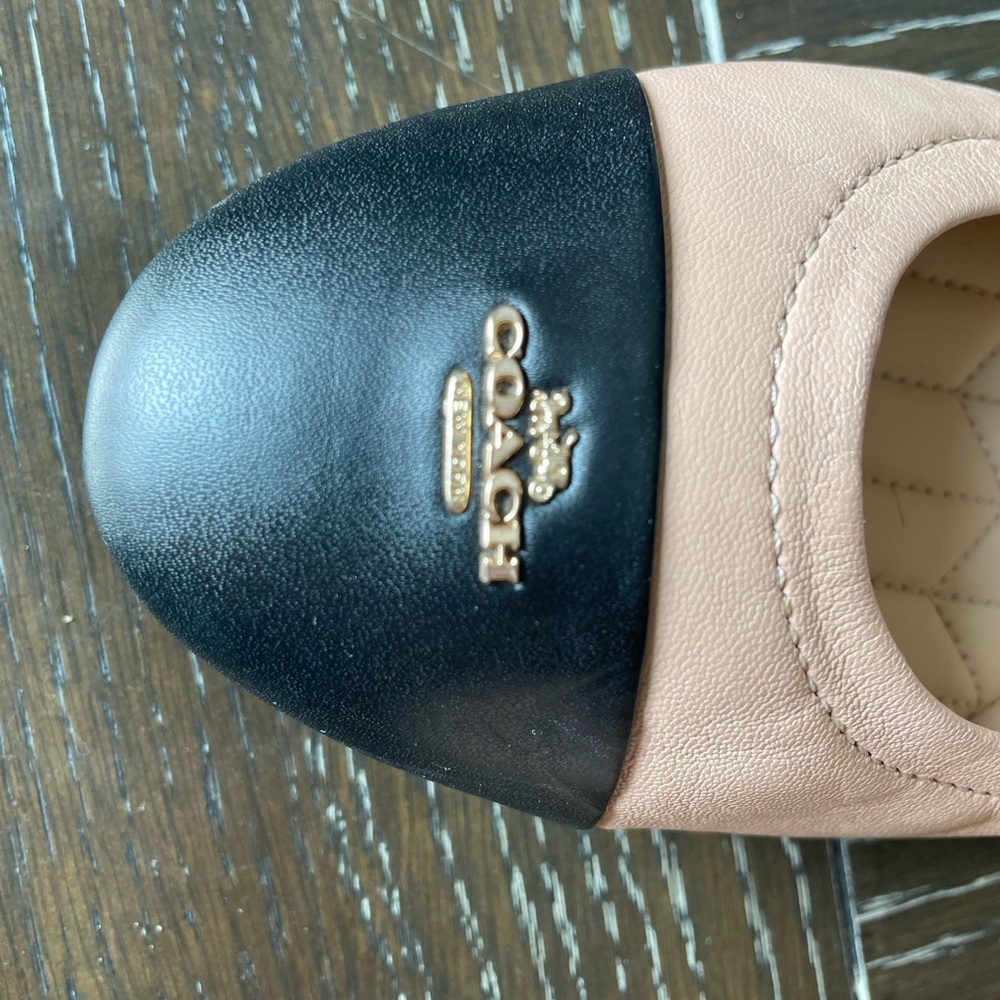 Coach Women's Black and Cream Flats Like New - Picture 6 of 7